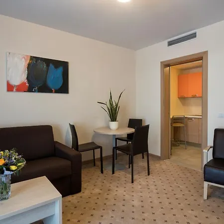 Hotel Weingarten 3*